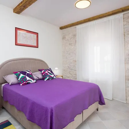 Violet Palace * Šibenik