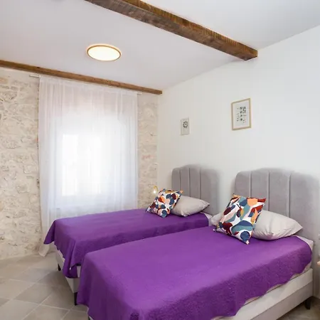 Apartment Violet Palace Šibenik